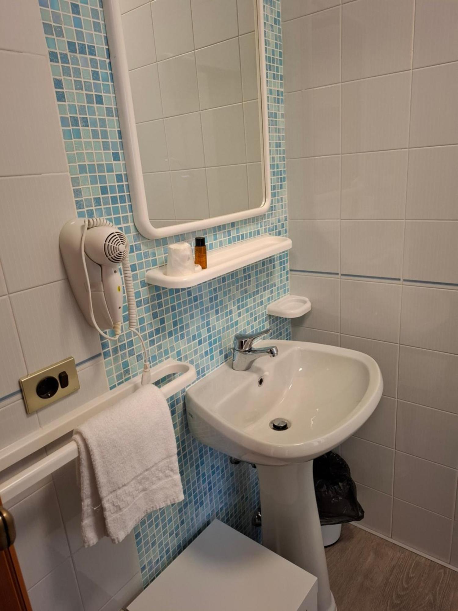 Single Room,1680640903:JPEG